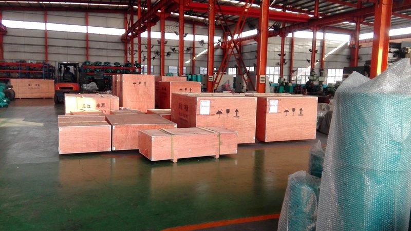 豐源機械三葉羅茨風機裝箱完畢，等待裝車發(fā)貨