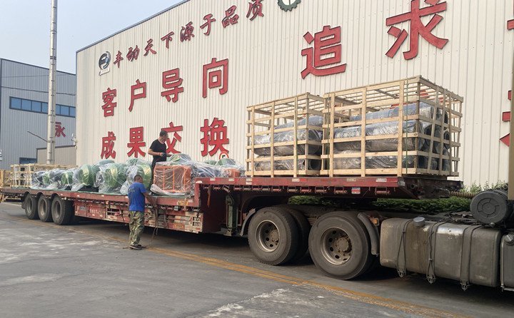 羅茨鼓風機發(fā)貨